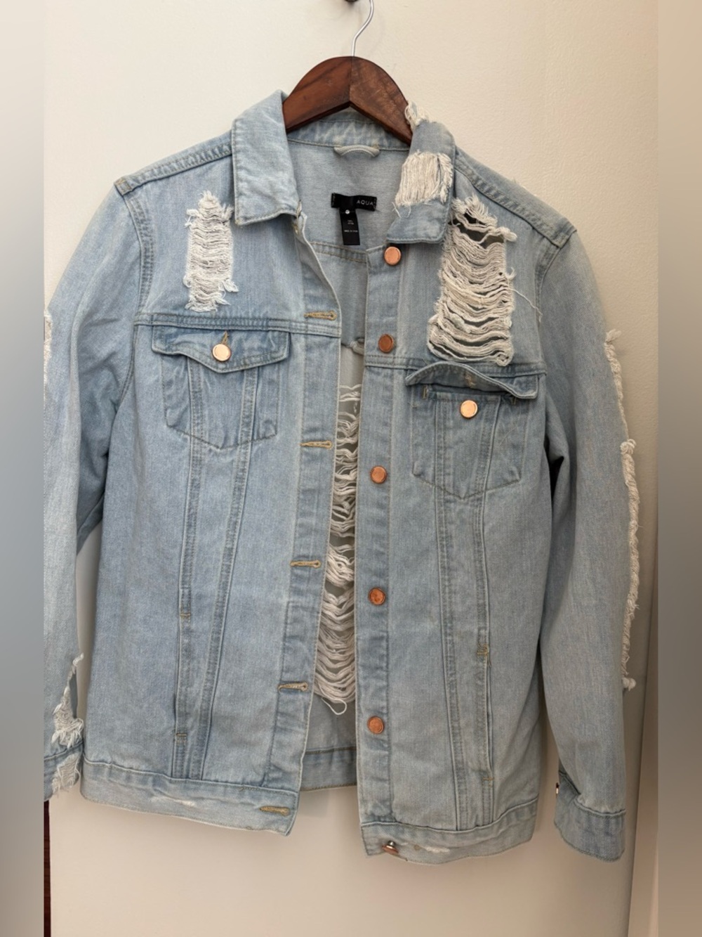 AQUA Light Wash Distressed Denim Jacket Women’s Size :L